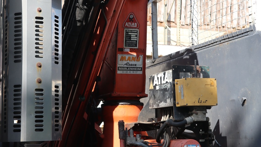 Grue du camion RENAULT
