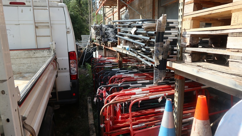 Lot barrières et panneaux de chantier